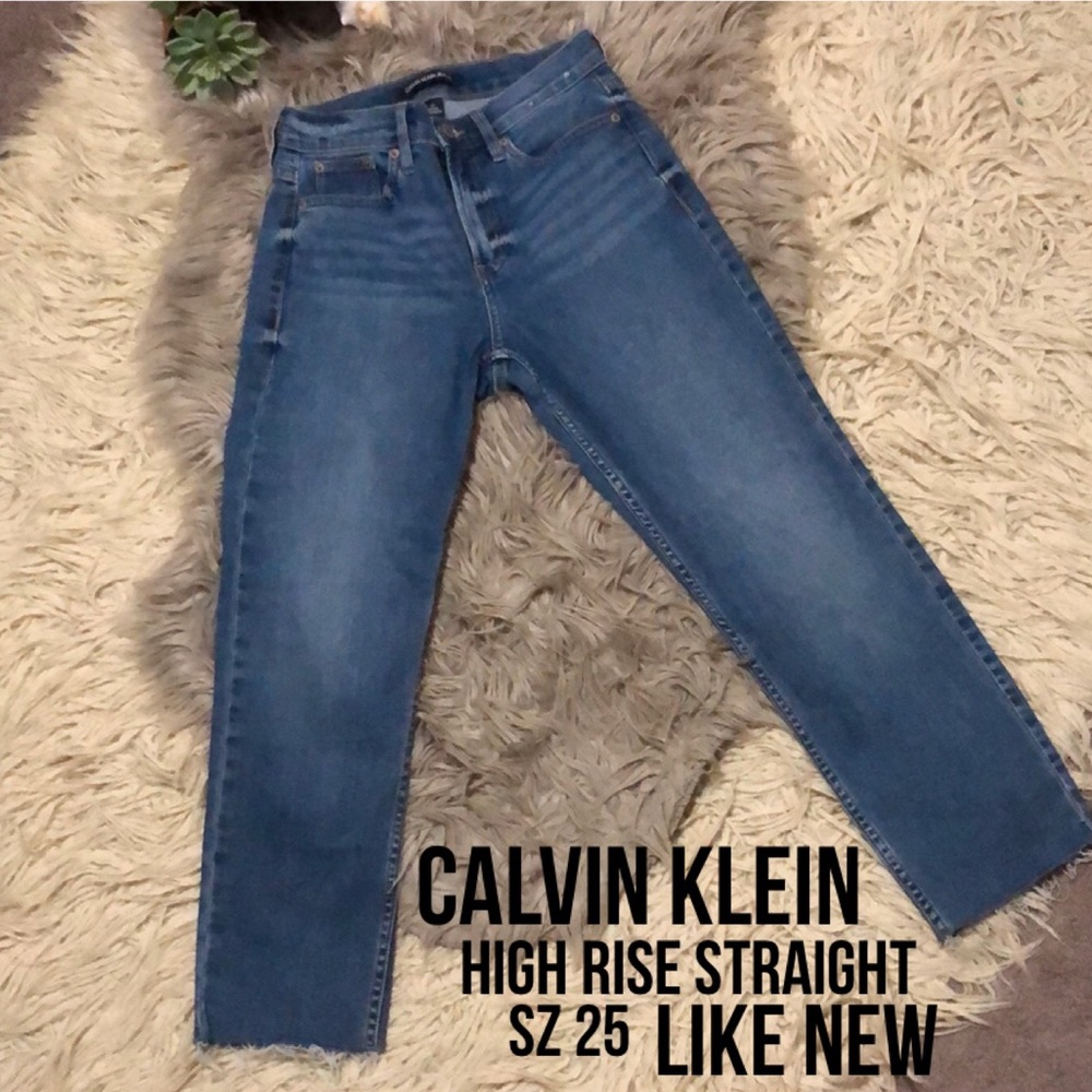 Calvin Klein Sz 25 High Rise Straight-Raw Edge Hem-Med Wash-Stretchy-Like New